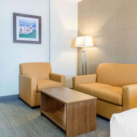 Quality Hotel Dorval Aeroport Ngoại thất bức ảnh