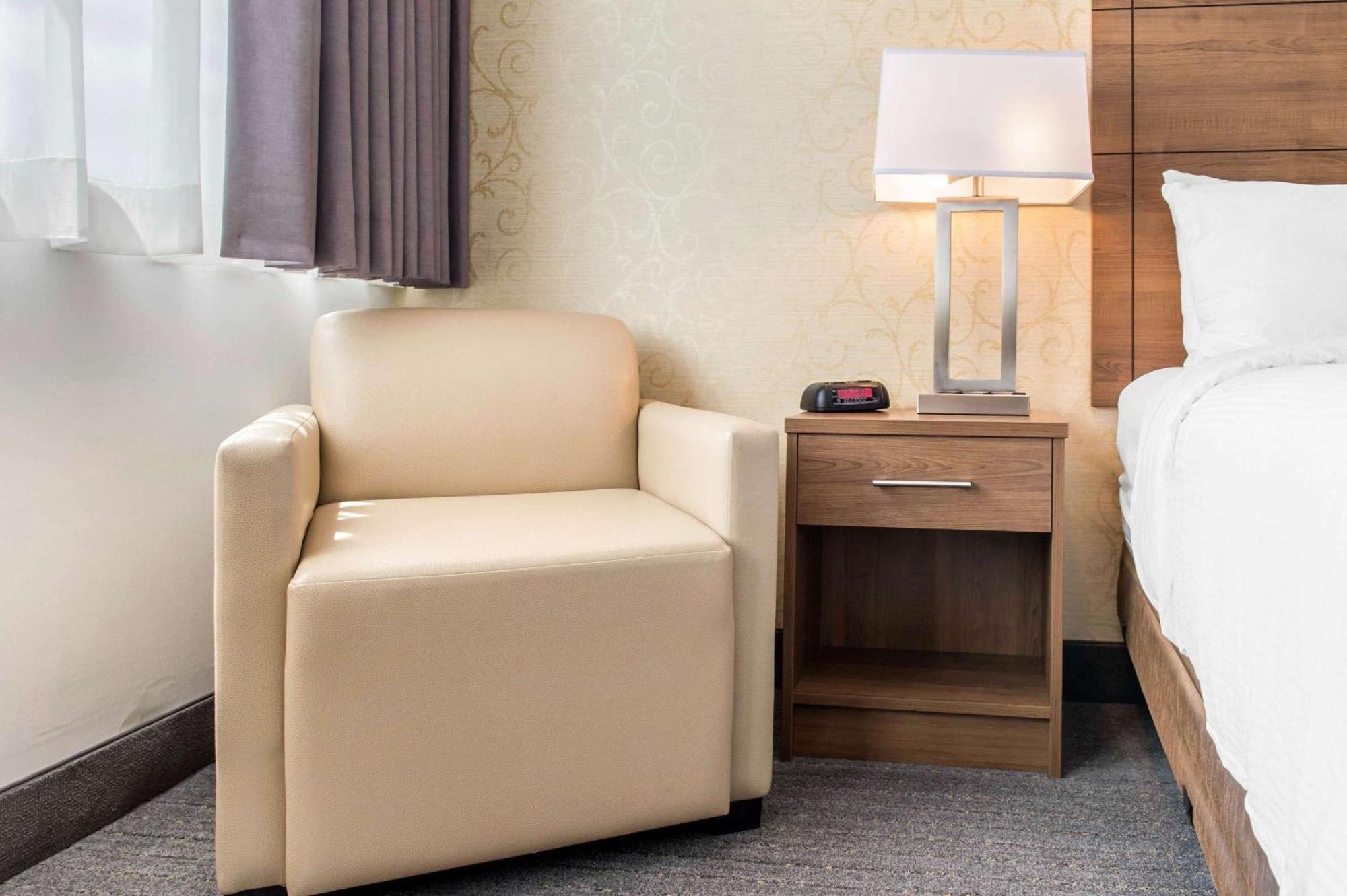 Quality Hotel Dorval Aeroport Ngoại thất bức ảnh