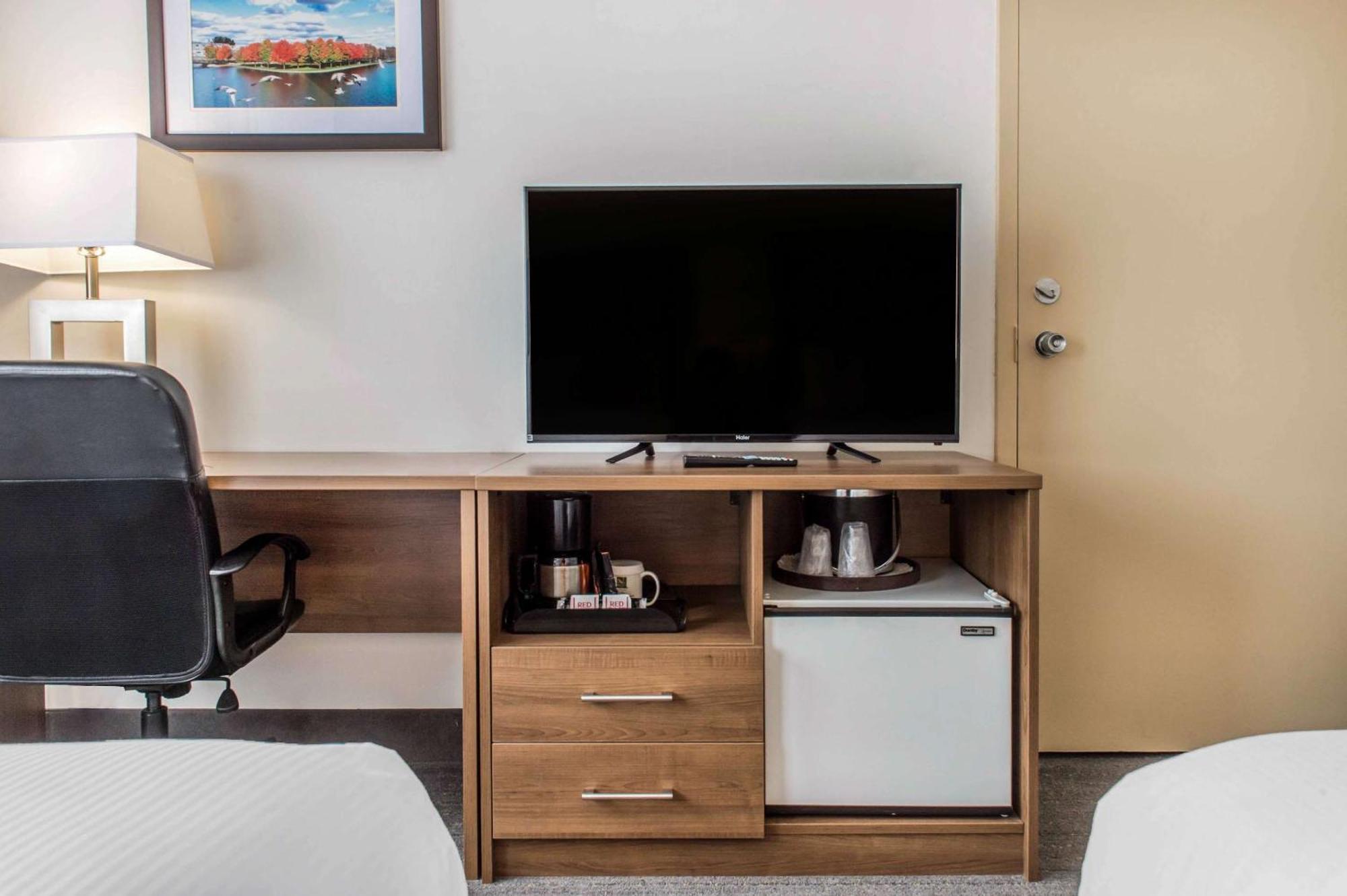 Quality Hotel Dorval Aeroport Ngoại thất bức ảnh