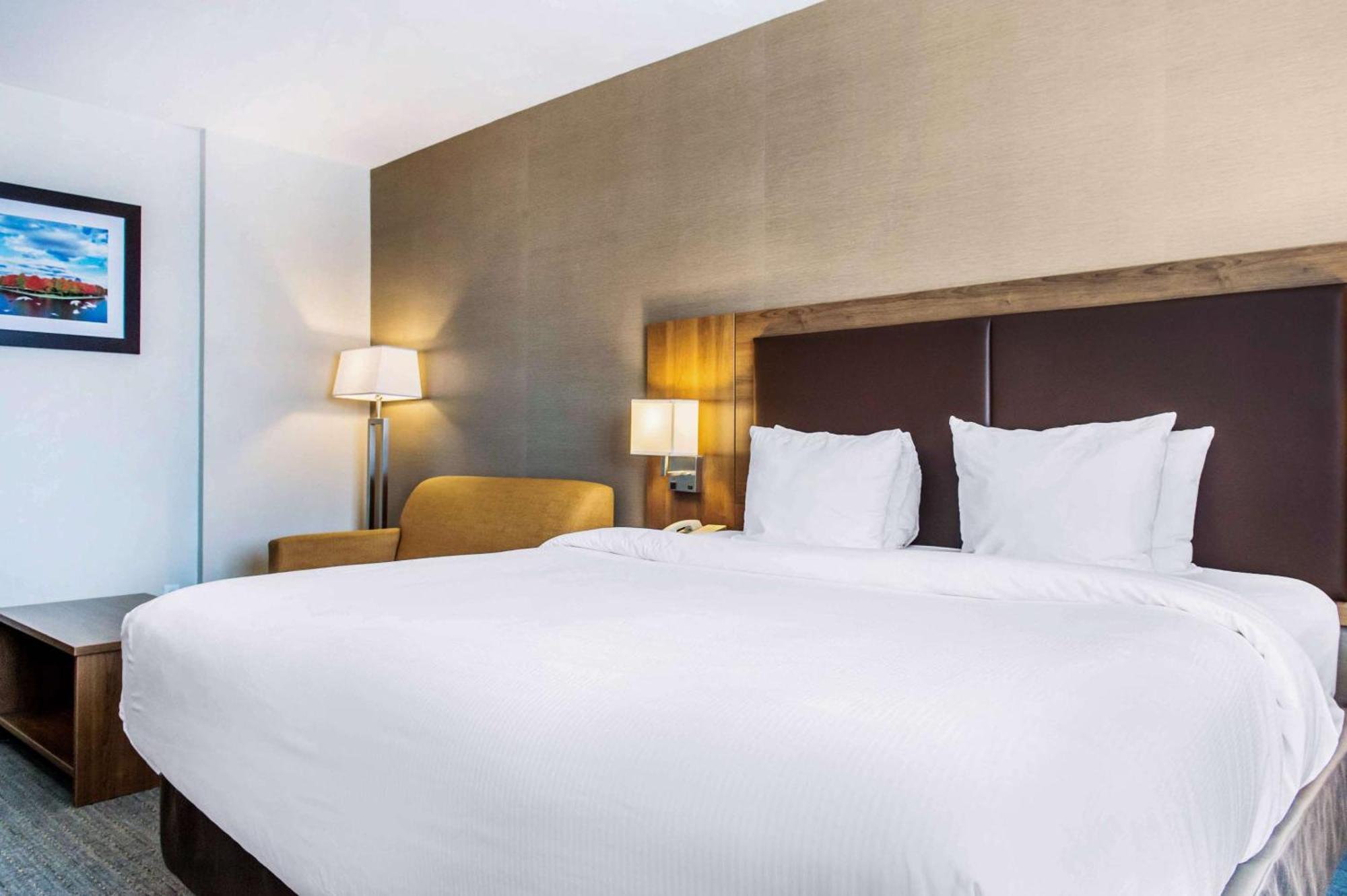 Quality Hotel Dorval Aeroport Ngoại thất bức ảnh